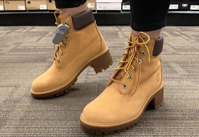 Timberland女款短靴贵吗？添柏岚Kinsley防水女款短靴哪里买？