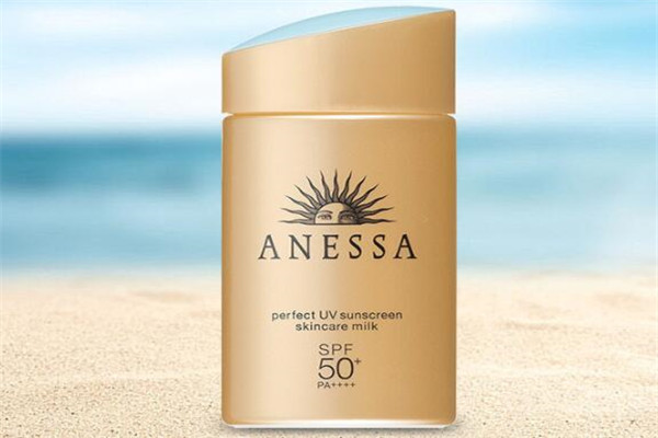 2019年全球公认最好的防晒霜，安耐晒金瓶你有入手过吗
