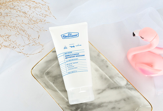 适合痤疮用的洗面奶 细腻温和又清爽，轻松带走皮肤污垢