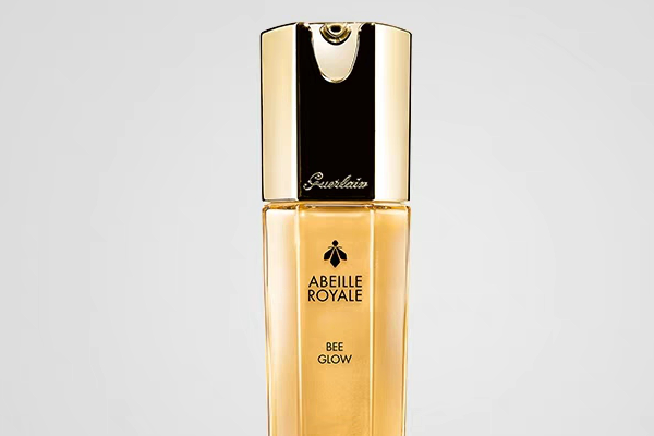 最好用的十大精华排名:鱼子酱反重力精华上榜(抗衰老)