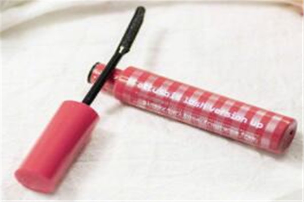 全球前十睫毛膏排名 纤长浓密，一下刷出卷翘迷人睫毛妆