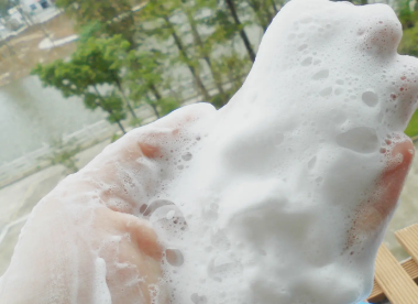 如何用洗面奶洗脸，使用洗面奶洗脸的正确步骤