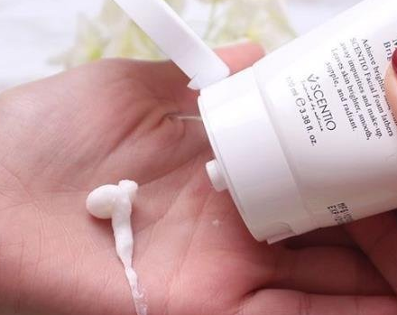 先洗洗面奶还是先洗去角质的 洗面奶和去角质使用顺序说明