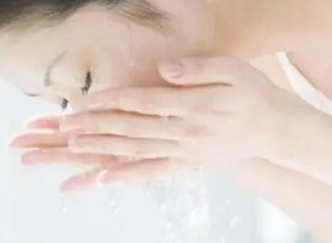 洗面奶多久洗一次最佳 洗面奶一周洗几次最好