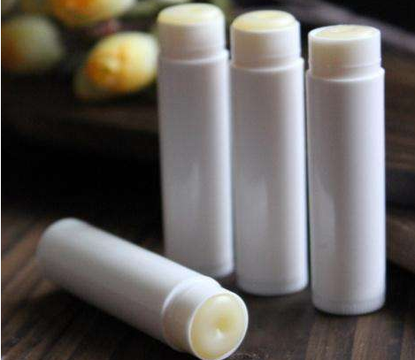 唇膏可以抹睫毛吗女生 唇膏擦睫毛有什么效果