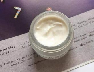 眼霜怎么用才正确方法 眼霜的正确使用方法按摩手法介绍