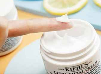 祛斑霜和面霜哪个先用 祛斑霜和面霜的正确使用顺序是什么呢