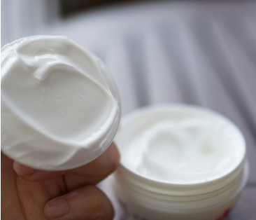 素颜霜和面霜有什么区别 素颜霜和面霜的作用一样吗