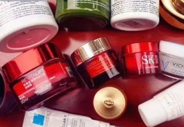 眼霜和面霜有什么区别 眼霜和面霜功效一样的吗