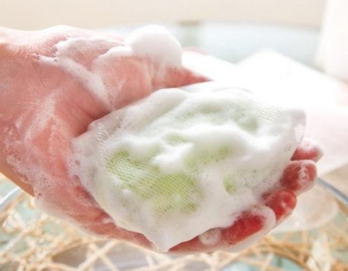 洗面奶含有什么成分不好 洗面奶的成分分析