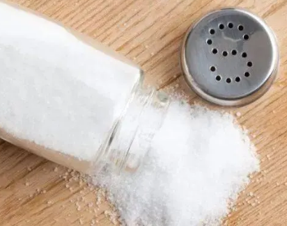 用食盐辨别口红有科学依据吗 用食盐辨别口红含铅汞