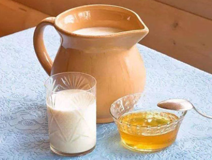 牛奶蜂蜜面膜自制方法 牛奶蜂蜜面膜的功效和作用是什么