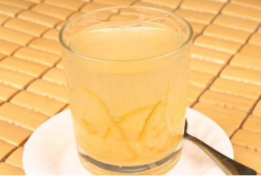 柚子籽泡水有什么功效和作用 能当精华液用吗